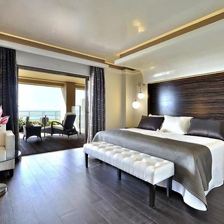 Vincci Seleccion Aleysa Hotel Benalmádena Kültér fotó A bedroom at the hotel