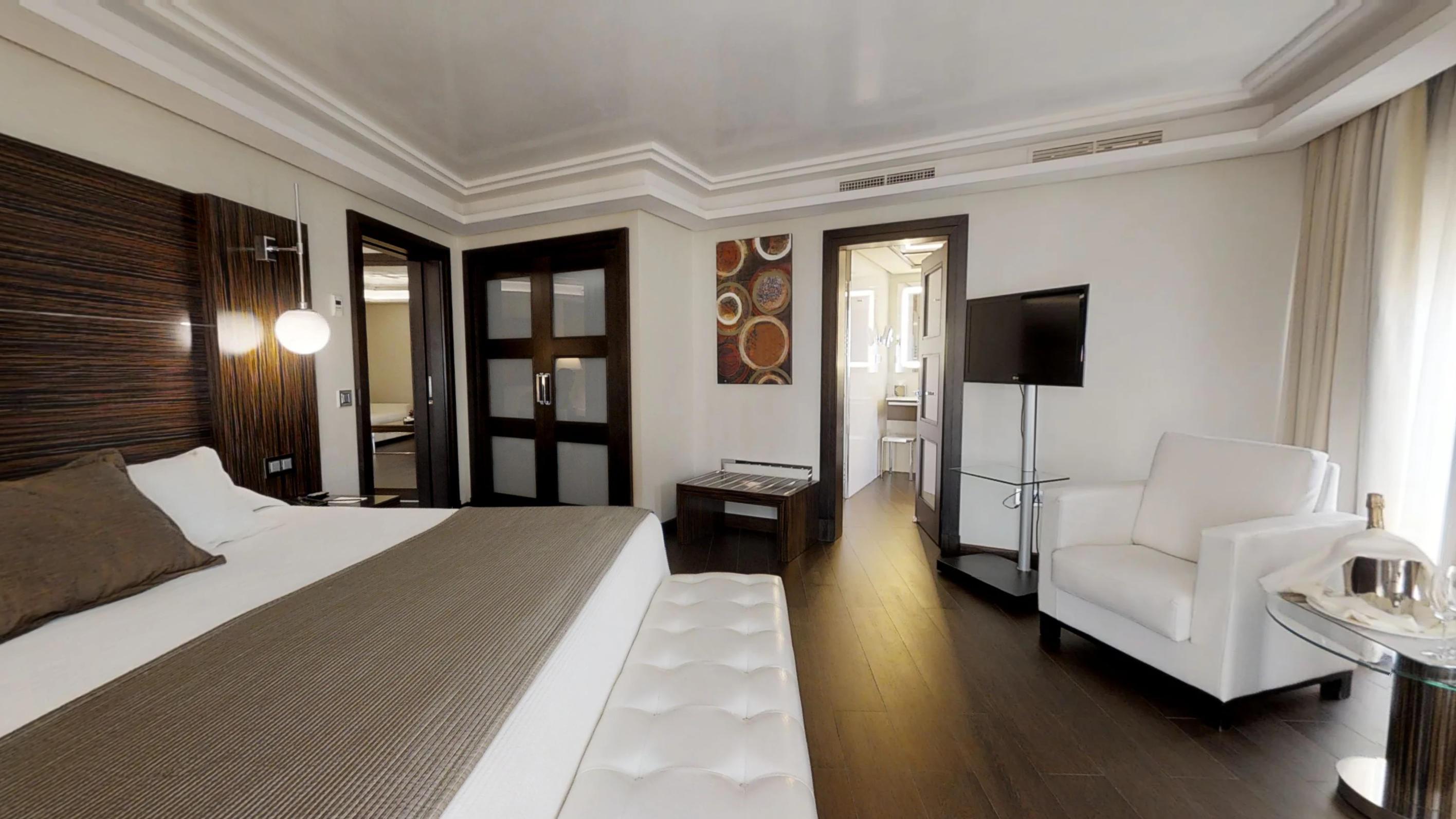 Vincci Seleccion Aleysa Hotel Benalmádena Kültér fotó A room at the hotel
