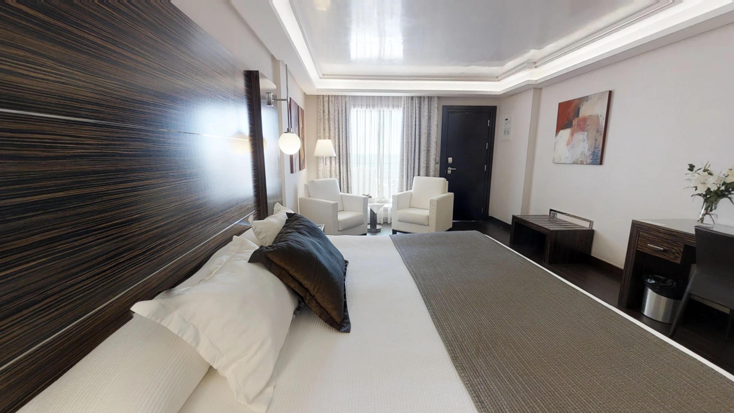 Vincci Seleccion Aleysa Hotel Benalmádena Kültér fotó A room at the hotel