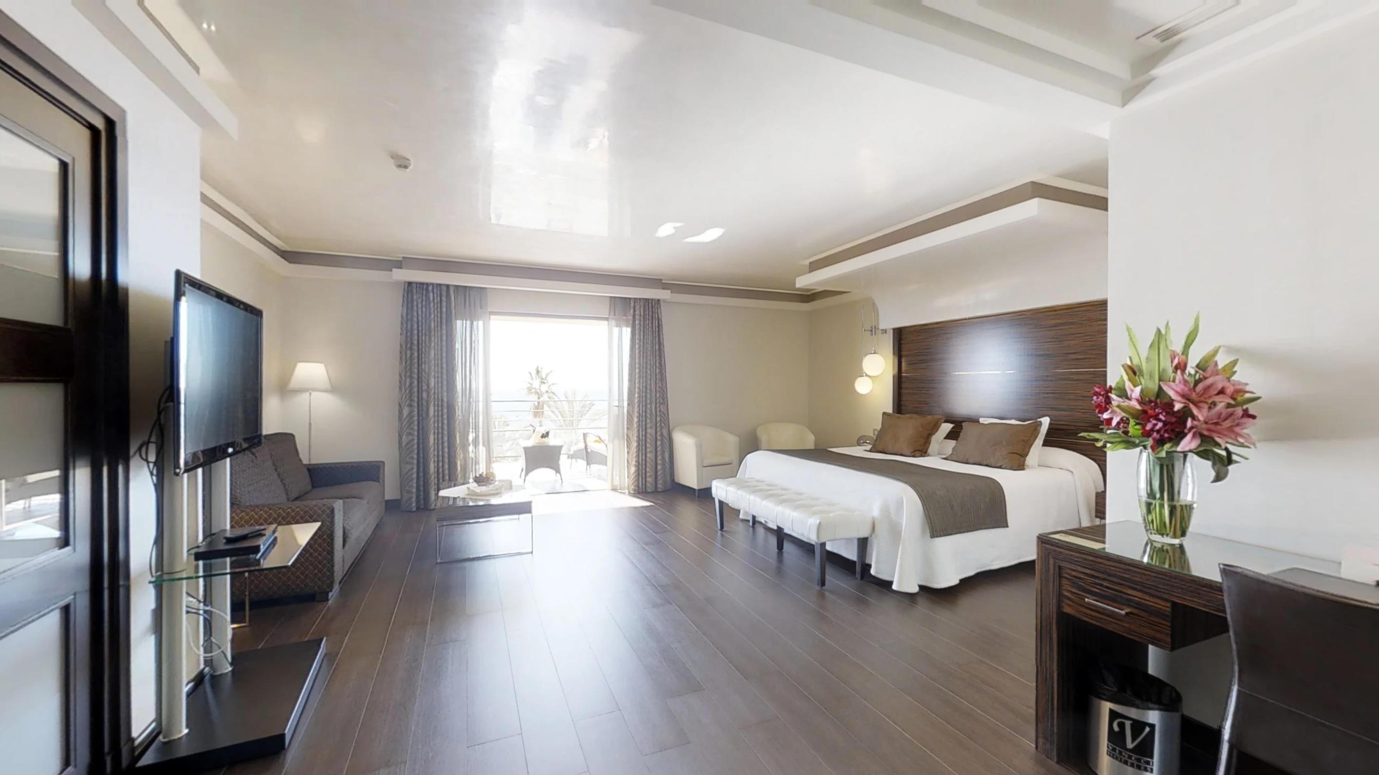 Vincci Seleccion Aleysa Hotel Benalmádena Kültér fotó A room at the hotel