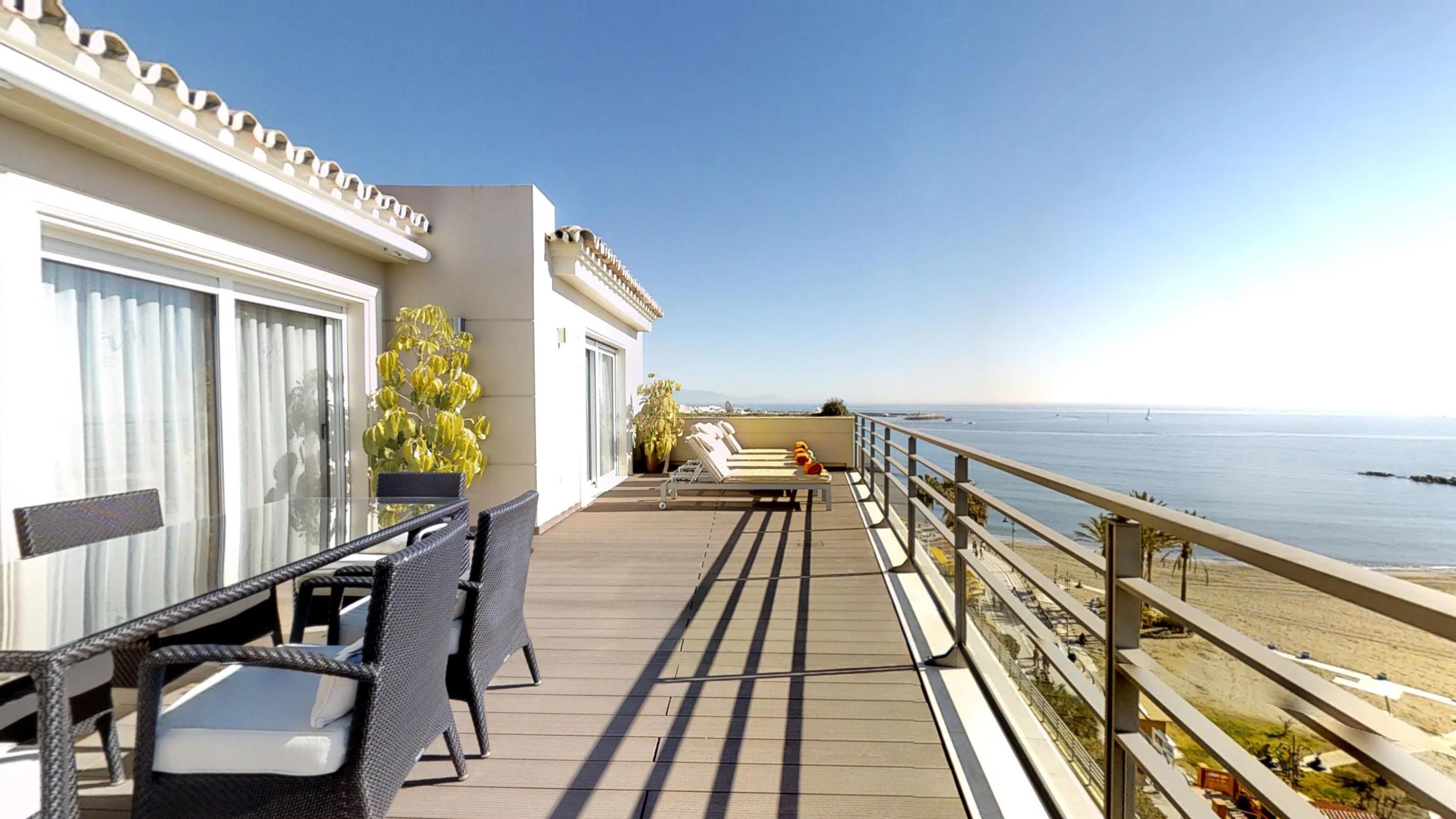 Vincci Seleccion Aleysa Hotel Benalmádena Kültér fotó A balcony