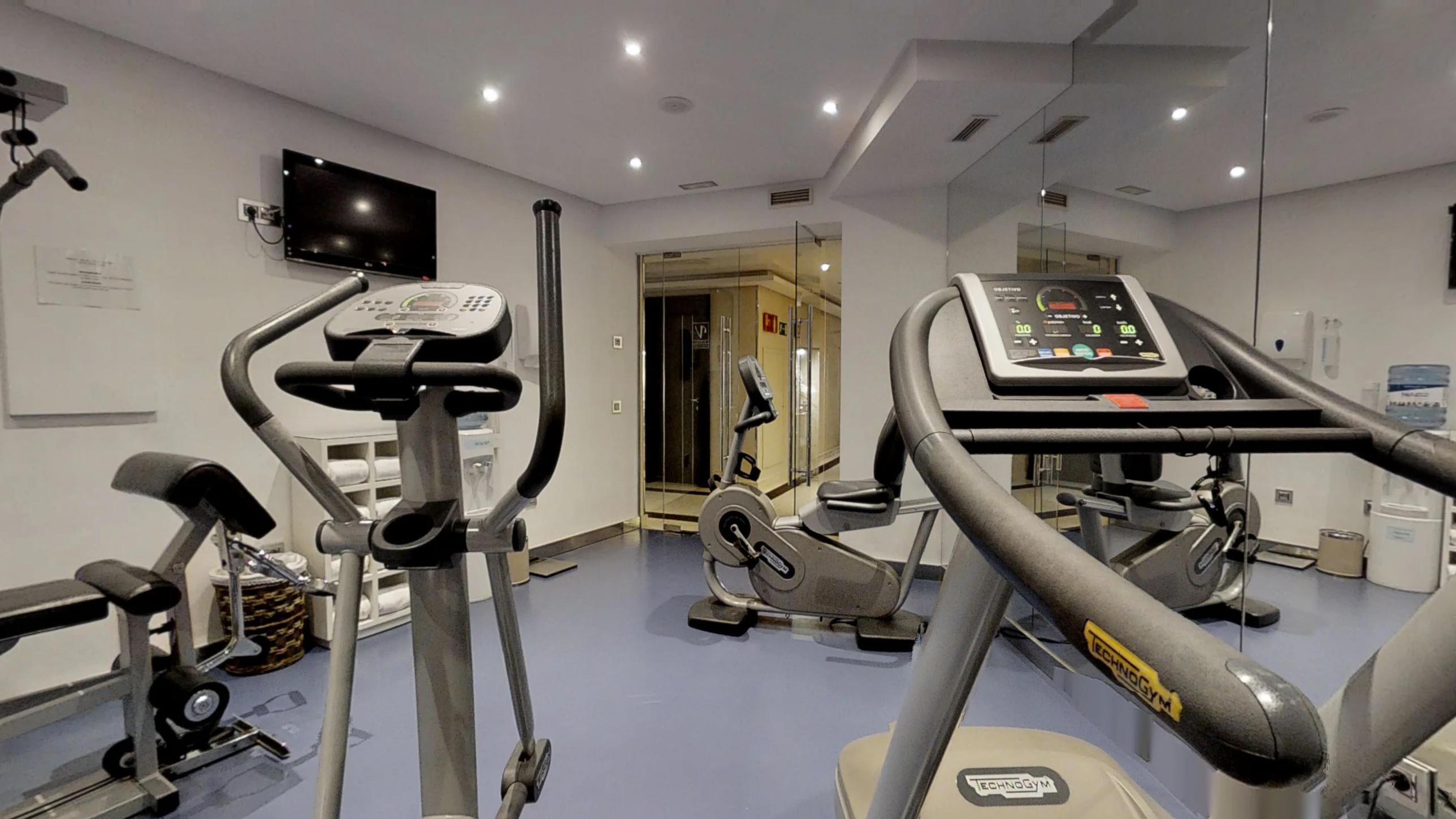 Vincci Seleccion Aleysa Hotel Benalmádena Kültér fotó The gym at the hotel