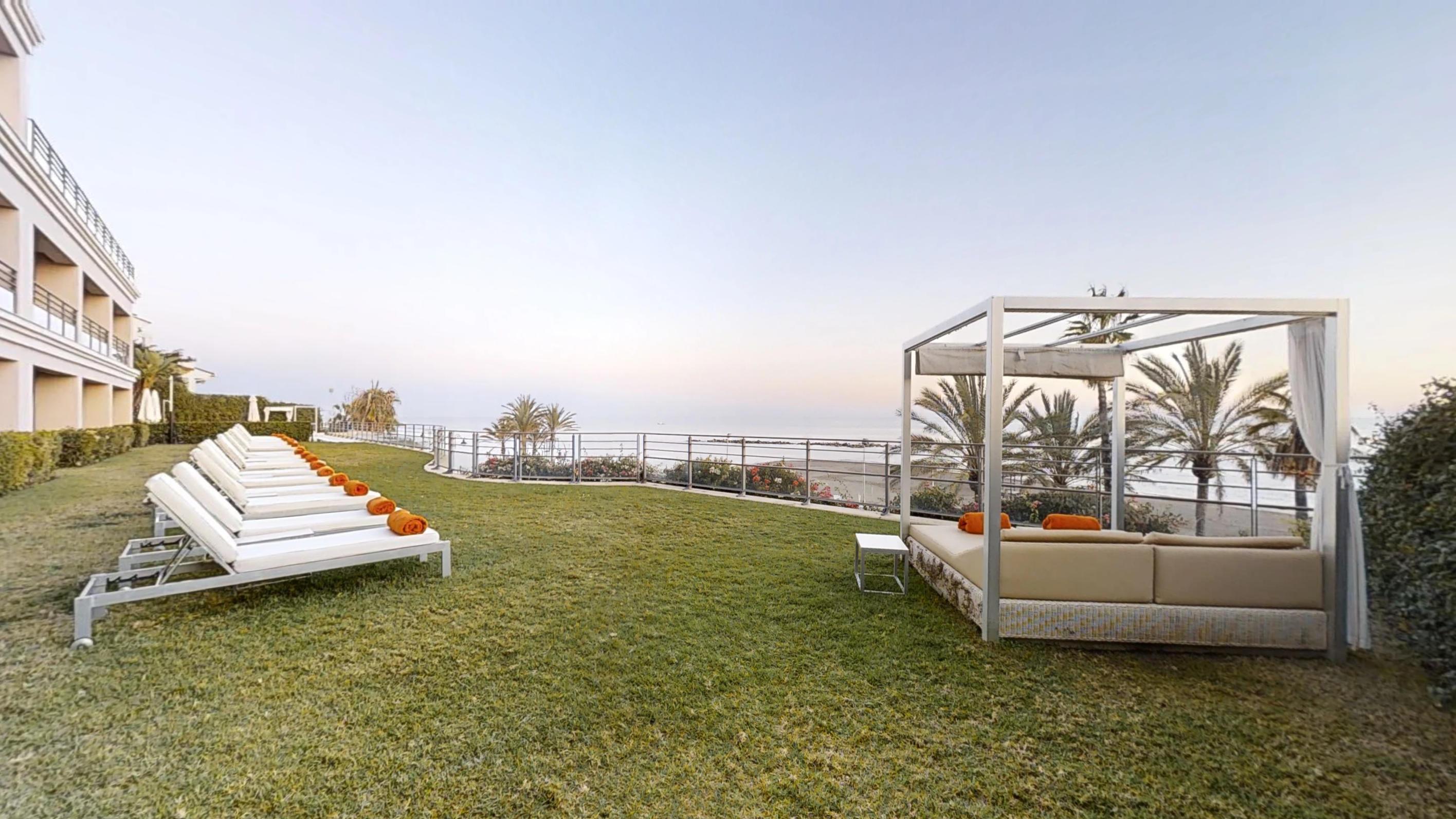 Vincci Seleccion Aleysa Hotel Benalmádena Kültér fotó The Beach at The Oberoi, Mumbai