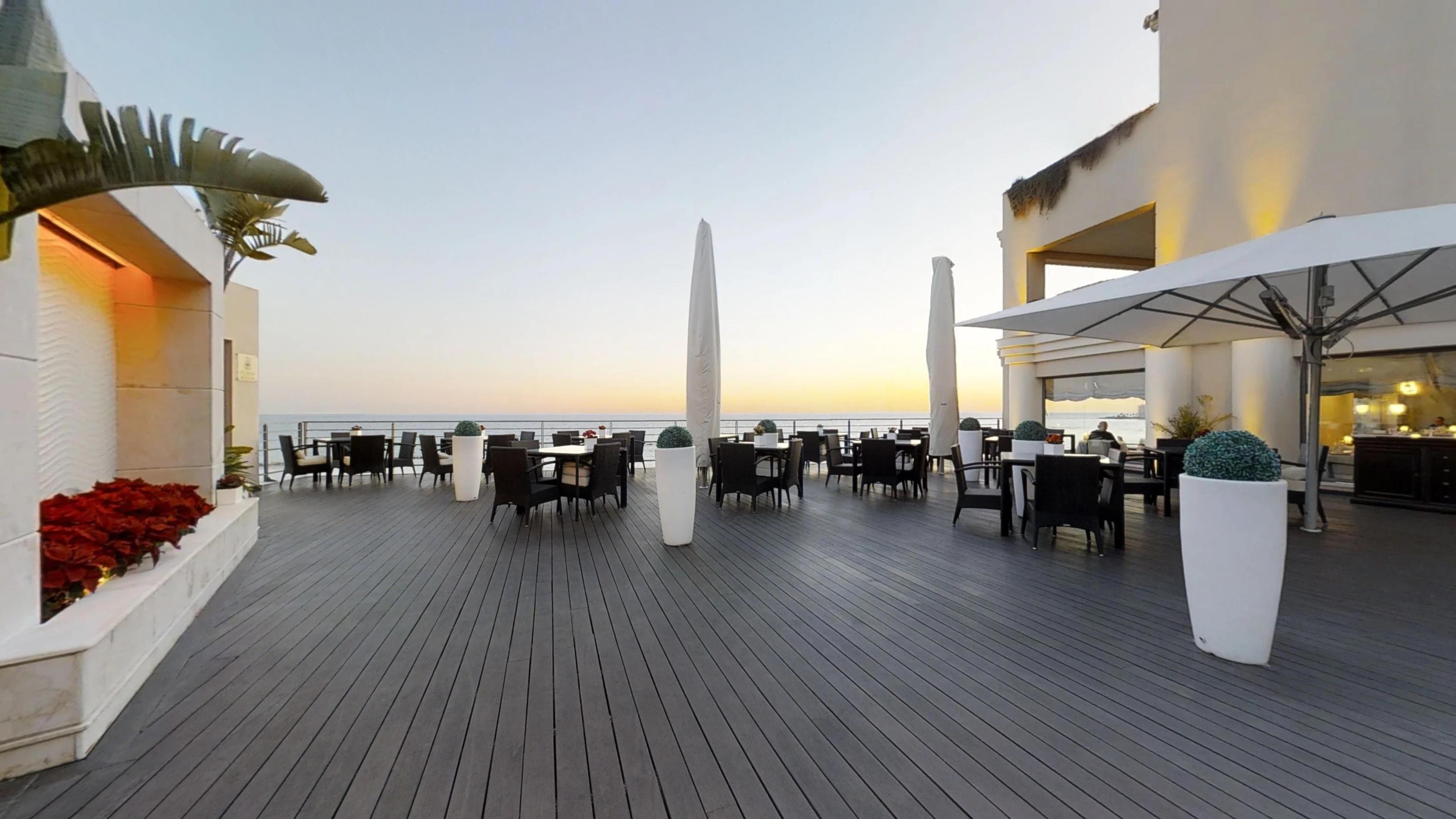 Vincci Seleccion Aleysa Hotel Benalmádena Kültér fotó The Deck
