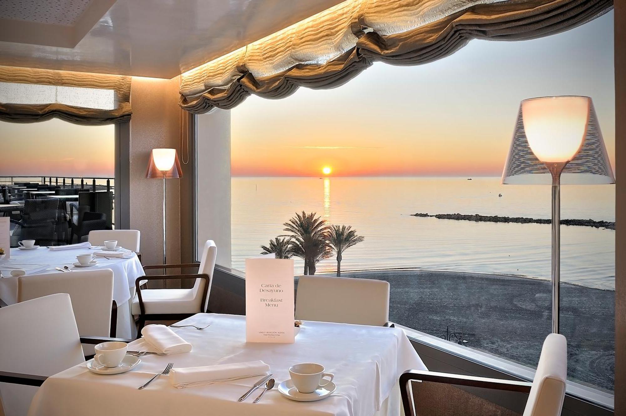 Vincci Seleccion Aleysa Hotel Benalmádena Kültér fotó Restaurant