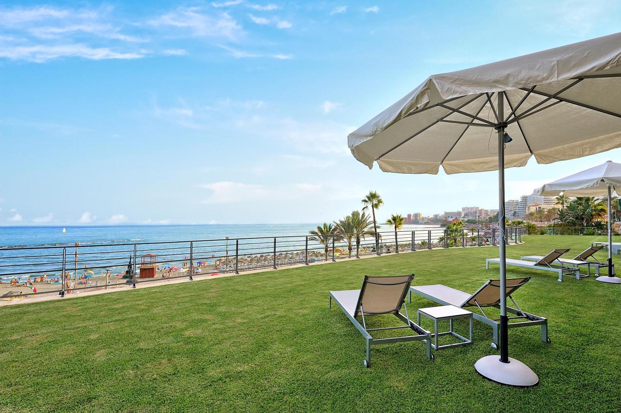 Vincci Seleccion Aleysa Hotel Benalmádena Kültér fotó The beach at the Dan Hotel