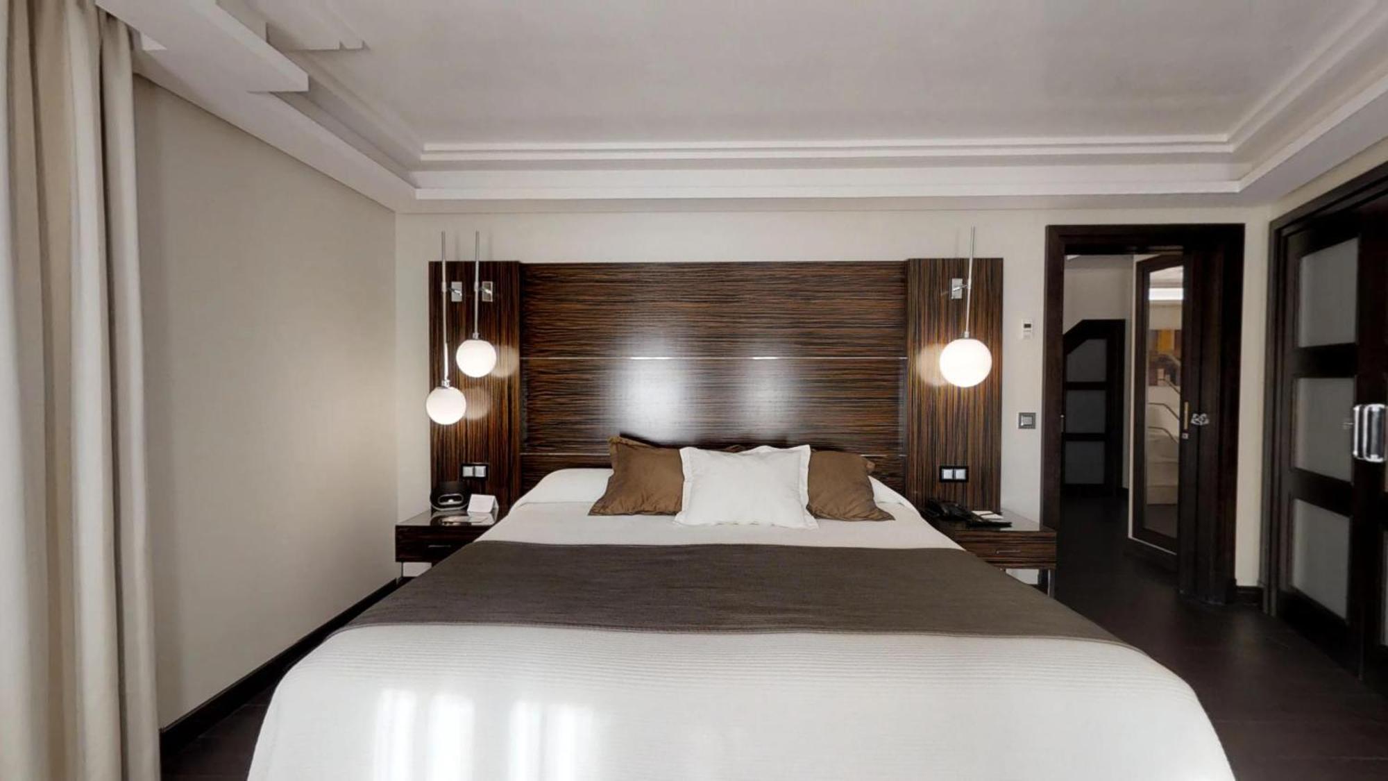 Vincci Seleccion Aleysa Hotel Benalmádena Szoba fotó A bedroom at the hotel